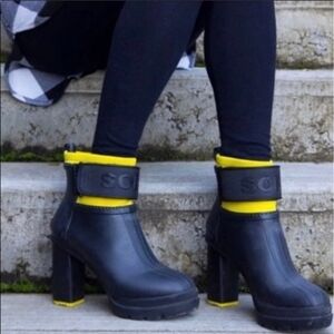 SOREL WATERPROOF BOOTS BOHO GLAM YELLOW & BLACK RUBBER HEELS SKID PROOF 8.5